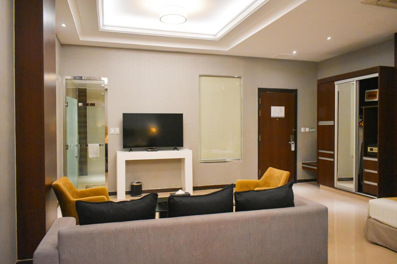Mg Grand Hotel Olongapo Ngoại thất bức ảnh