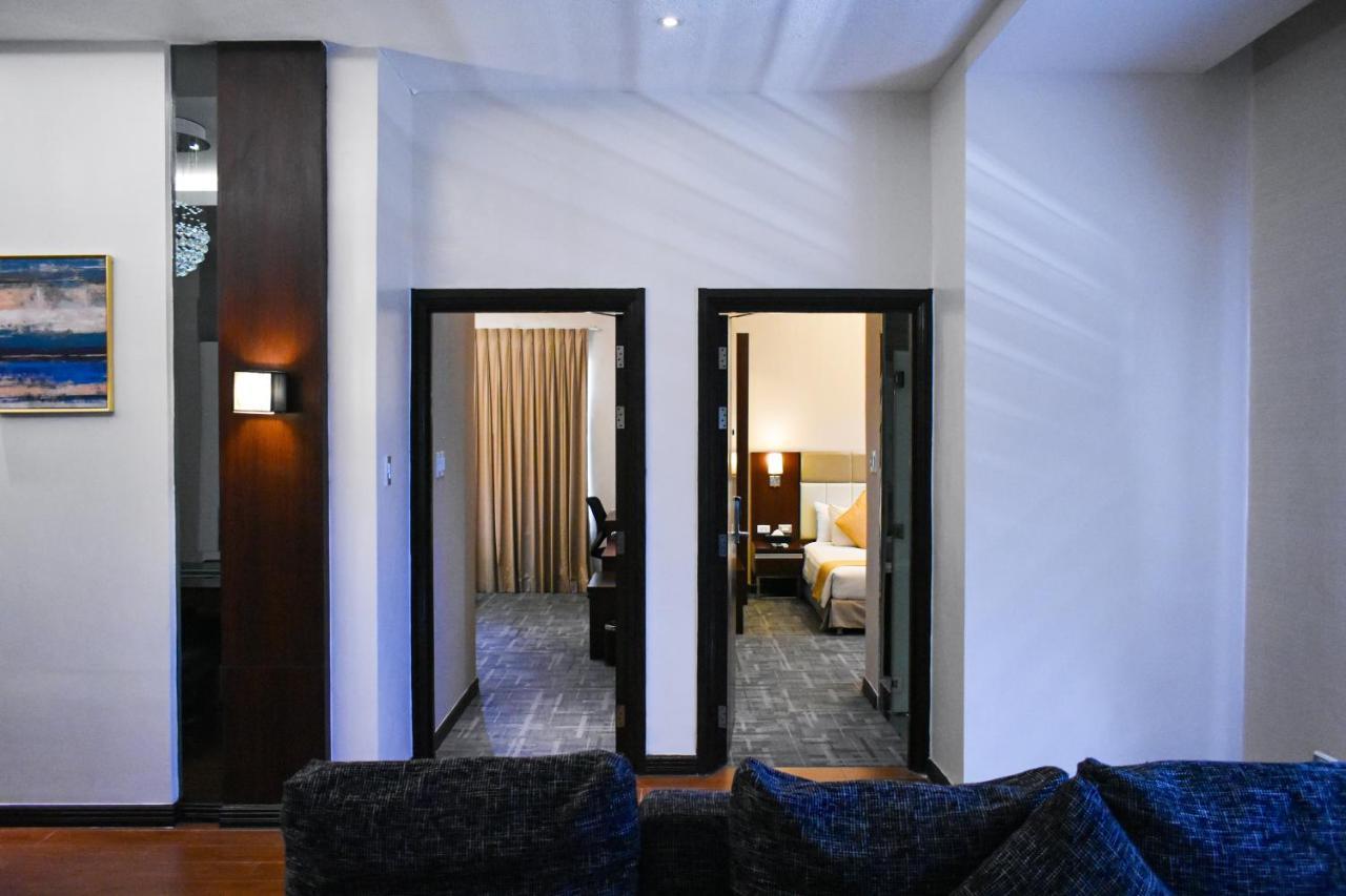 Mg Grand Hotel Olongapo Ngoại thất bức ảnh