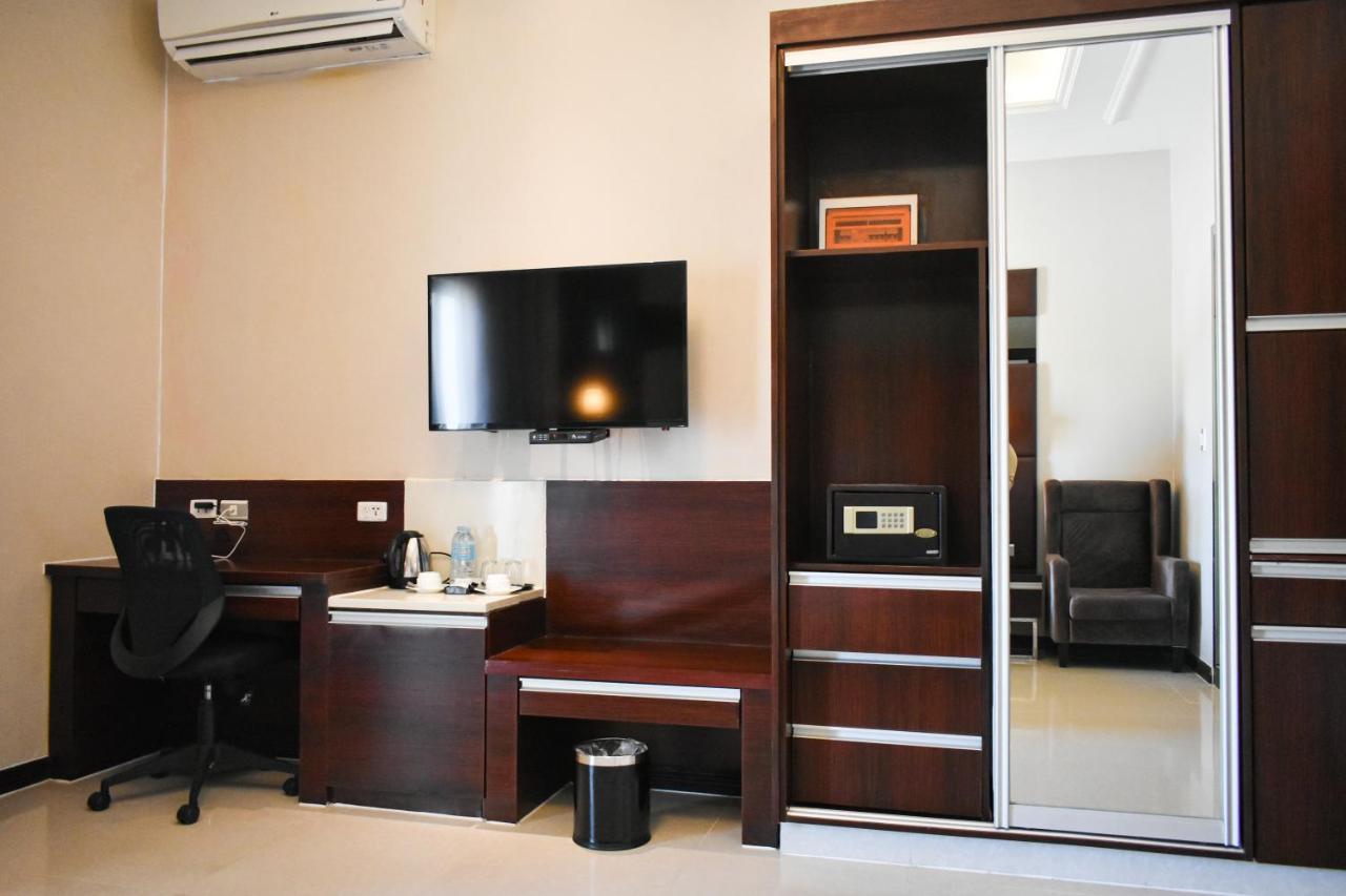 Mg Grand Hotel Olongapo Ngoại thất bức ảnh