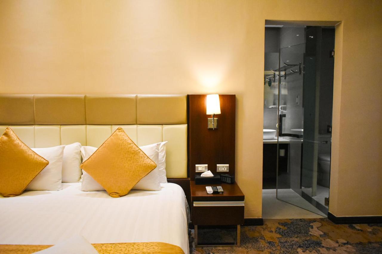 Mg Grand Hotel Olongapo Ngoại thất bức ảnh