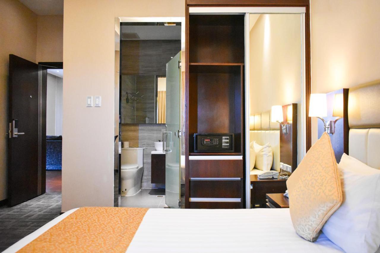 Mg Grand Hotel Olongapo Ngoại thất bức ảnh